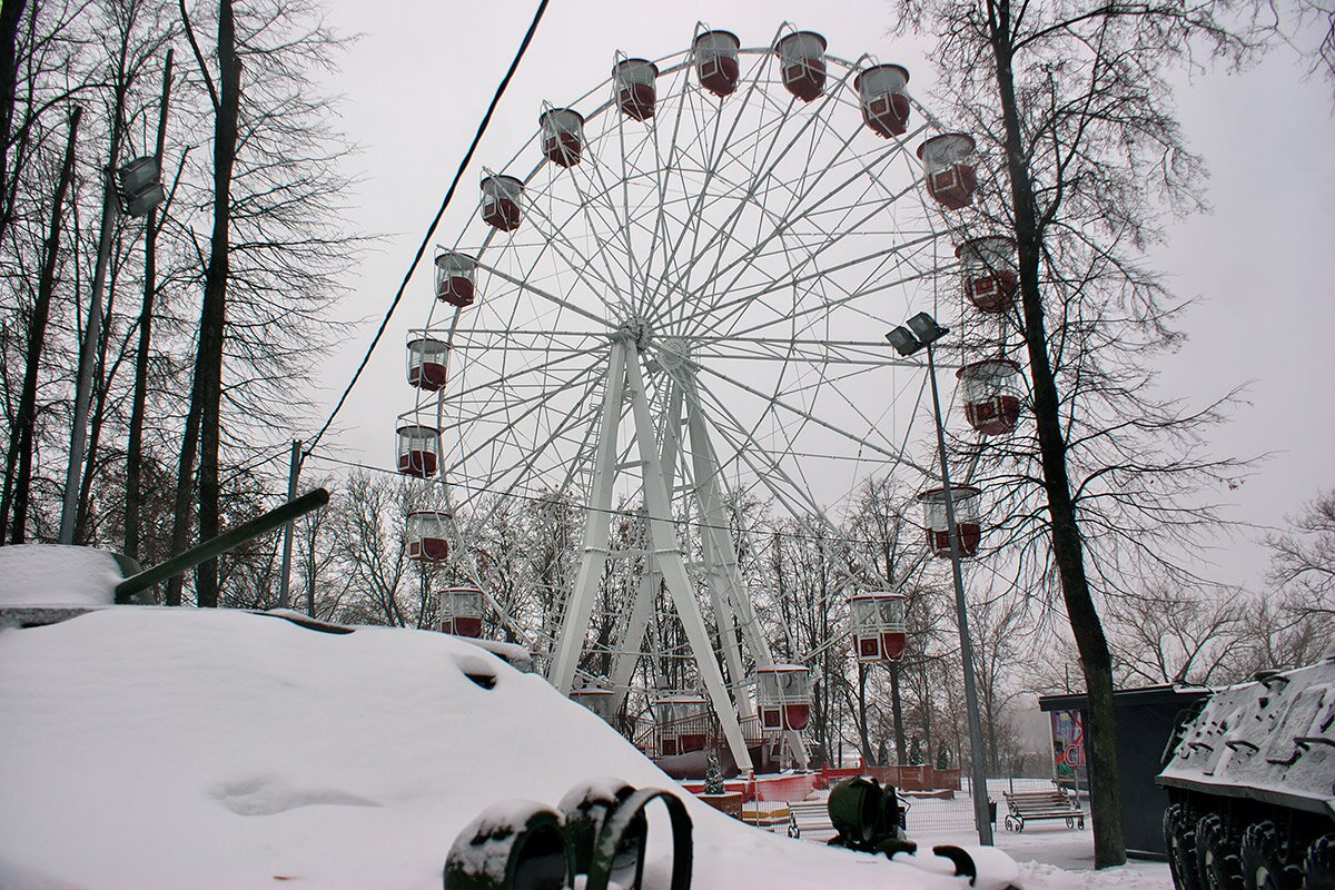 В Витебске выпала почти половина месячной нормы осадков — сильный снегопад обрушился на город в последний день осени. Фото Сергея Серебро