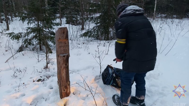 Пенсионер заблудился в зимнем лесу под Оршей. Фото МЧС